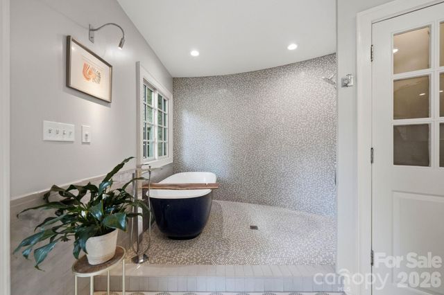 2700 Belvedere Avenue, Charlotte, NC 28205
