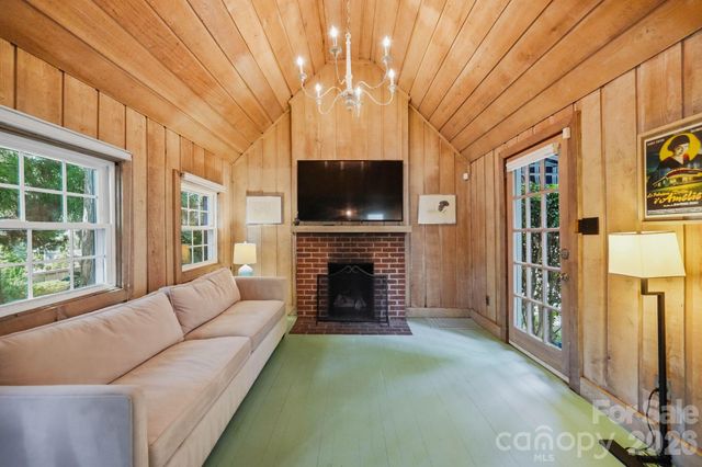 2700 Belvedere Avenue, Charlotte, NC 28205