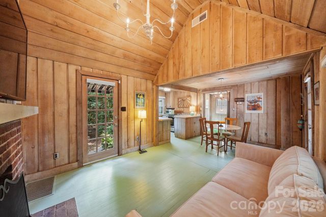 2700 Belvedere Avenue, Charlotte, NC 28205