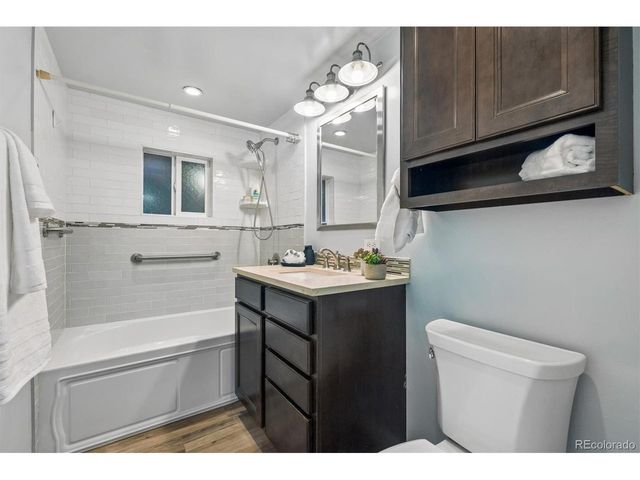 3000 S Corona St, Englewood, CO 80113