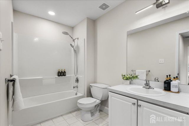 3002 Kapalua Court, Freehold, NJ 07728