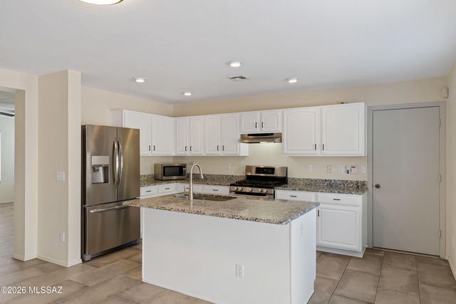 3505 N Sierra Springs Drive, Tucson, AZ 85712