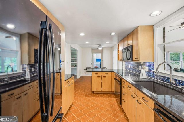 1111 Banbury Cross, Avondale Estates, GA 30002