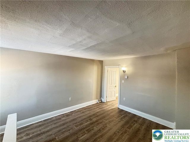 815 North Silk, Allentown City, PA 18102