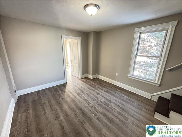 815 North Silk, Allentown City, PA 18102