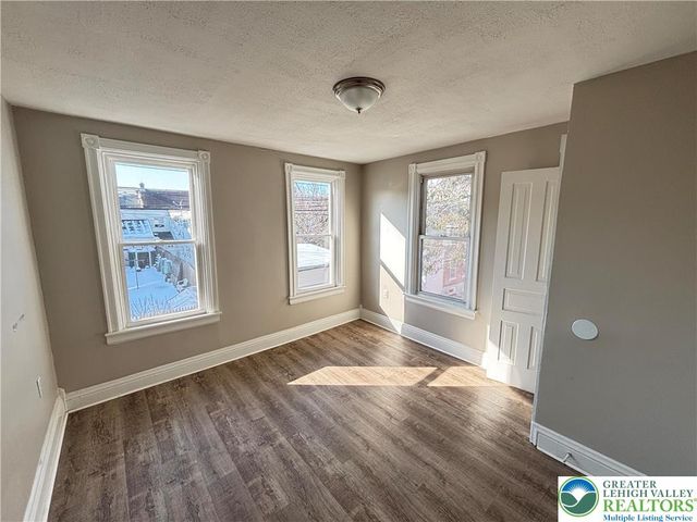 815 North Silk, Allentown City, PA 18102