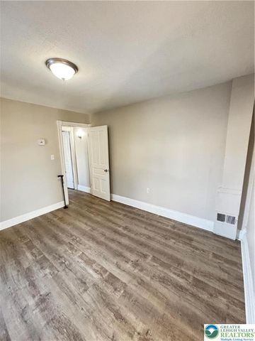 815 North Silk, Allentown City, PA 18102