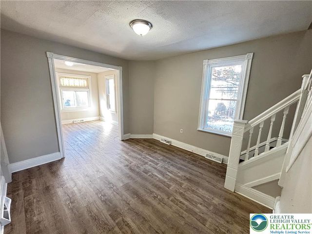 815 North Silk, Allentown City, PA 18102