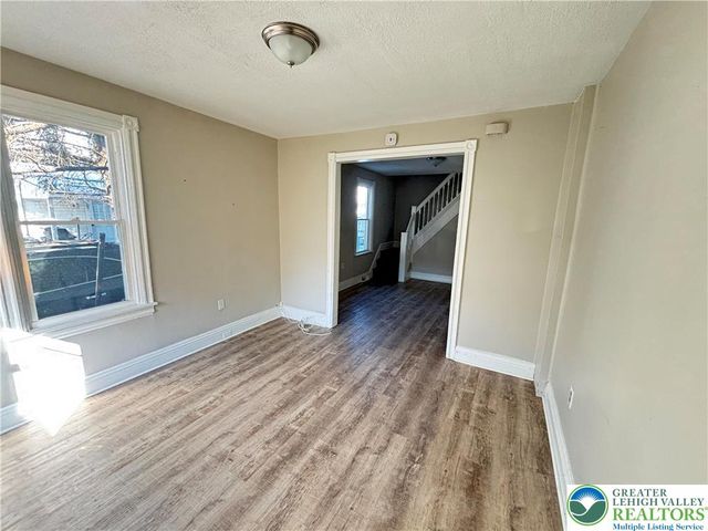 815 North Silk, Allentown City, PA 18102