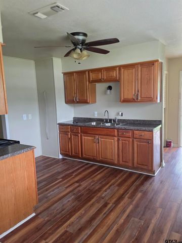 3300 Baldwin Dr, Tyler, TX 75702
