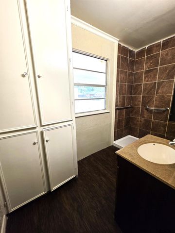 3300 Baldwin Dr, Tyler, TX 75702