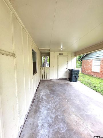 3300 Baldwin Dr, Tyler, TX 75702