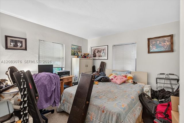 5619 NE 6th Ave, Oakland Park, FL 33334