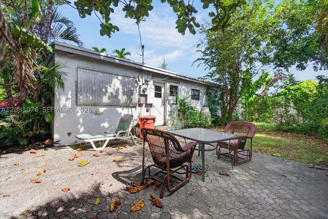 5619 NE 6th Ave, Oakland Park, FL 33334