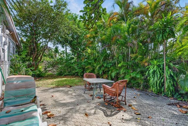5619 NE 6th Ave, Oakland Park, FL 33334