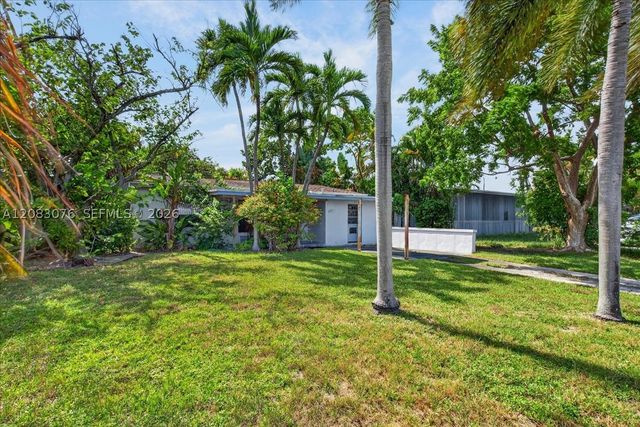 5619 NE 6th Ave, Oakland Park, FL 33334