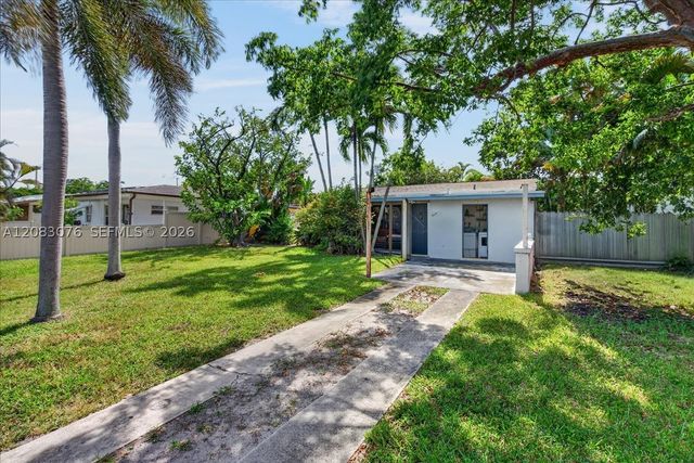 5619 NE 6th Ave, Oakland Park, FL 33334