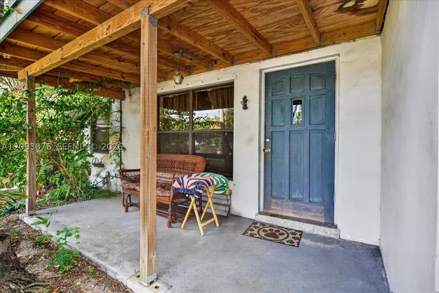 5619 NE 6th Ave, Oakland Park, FL 33334