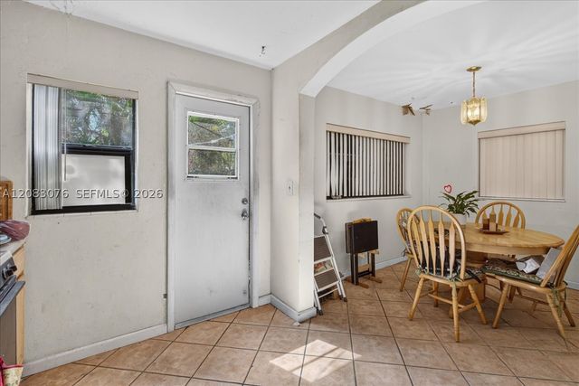 5619 NE 6th Ave, Oakland Park, FL 33334