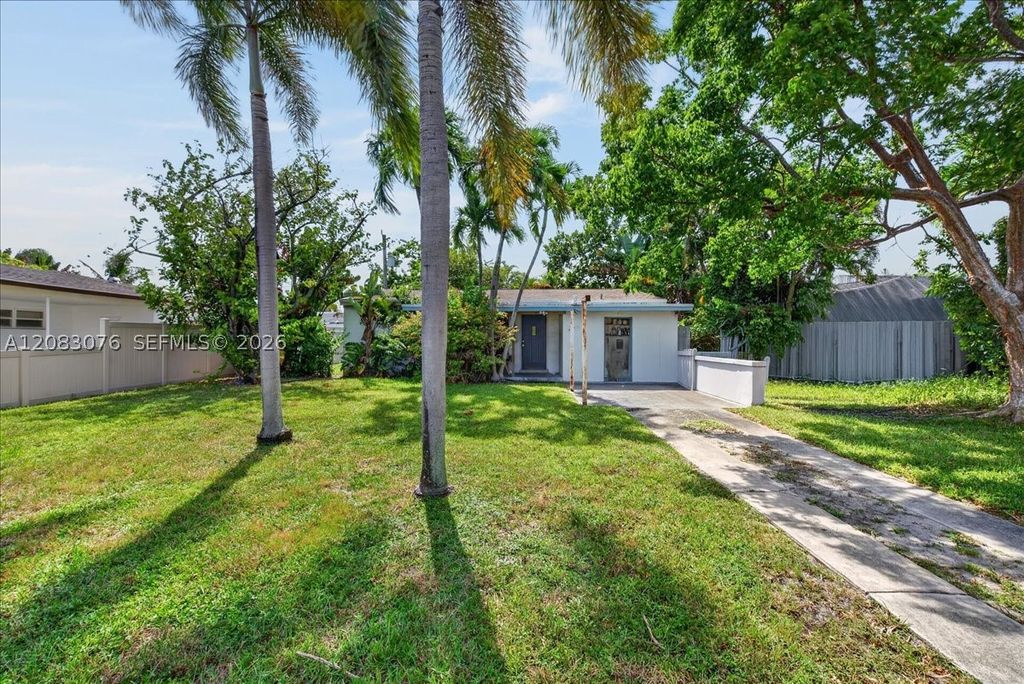5619 NE 6th Ave, Oakland Park, FL 33334