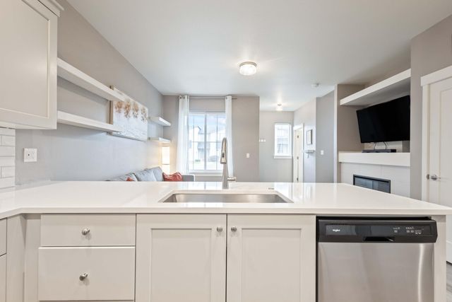 2561 NE Purcell Boulevard, Bend, OR 97701