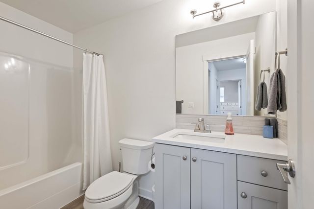 2561 NE Purcell Boulevard, Bend, OR 97701