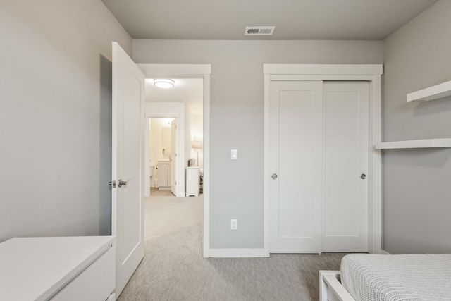 2561 NE Purcell Boulevard, Bend, OR 97701