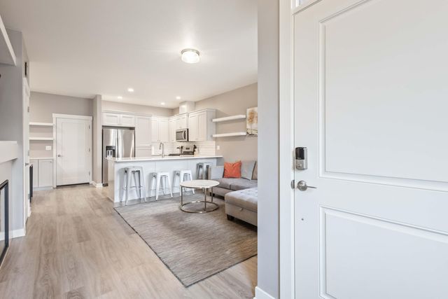 2561 NE Purcell Boulevard, Bend, OR 97701