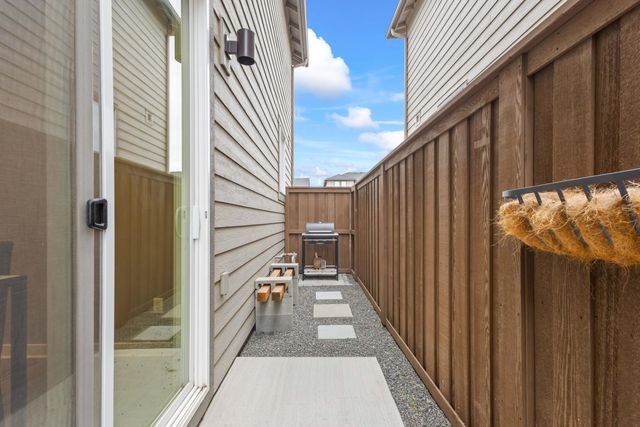 2561 NE Purcell Boulevard, Bend, OR 97701