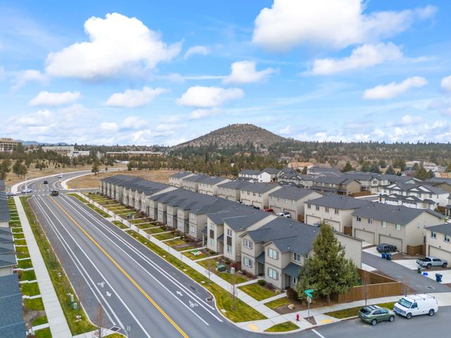 2561 NE Purcell Boulevard, Bend, OR 97701