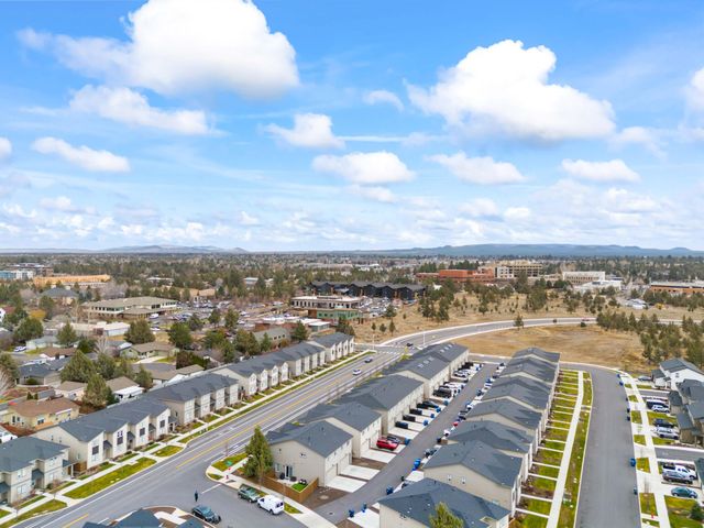 2561 NE Purcell Boulevard, Bend, OR 97701