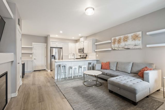 2561 NE Purcell Boulevard, Bend, OR 97701