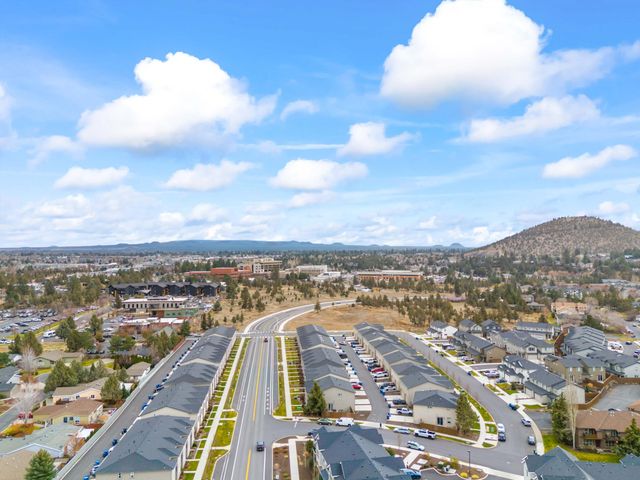 2561 NE Purcell Boulevard, Bend, OR 97701