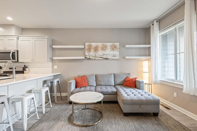 2561 NE Purcell Boulevard, Bend, OR 97701