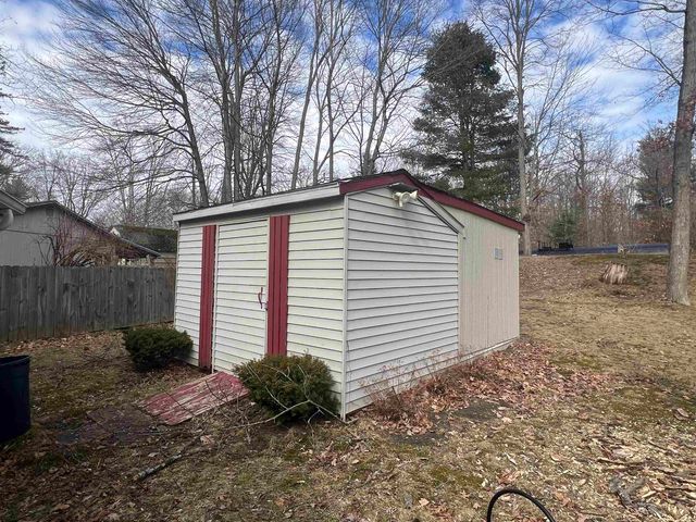 917 Oak Drive, Lake, MI 48632