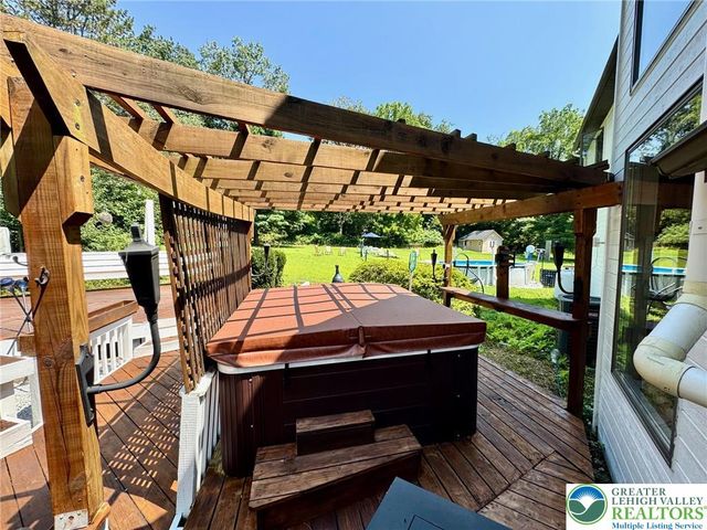 5061 Wendi Drive West, Upper Milford Twp, PA 18092