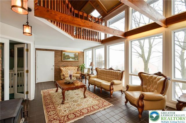 5061 Wendi Drive West, Upper Milford Twp, PA 18092