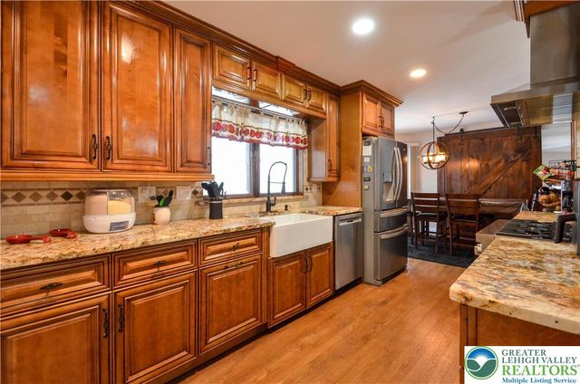 5061 Wendi Drive West, Upper Milford Twp, PA 18092