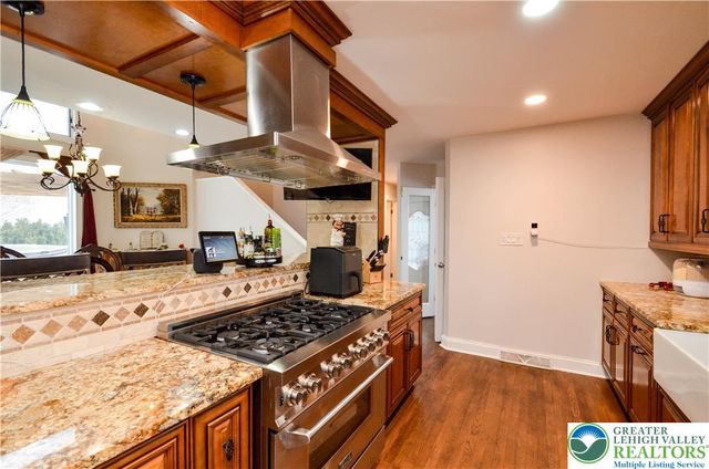 5061 Wendi Drive West, Upper Milford Twp, PA 18092