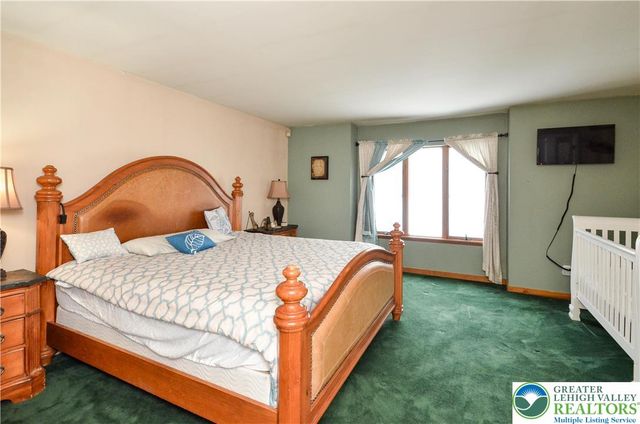 5061 Wendi Drive West, Upper Milford Twp, PA 18092