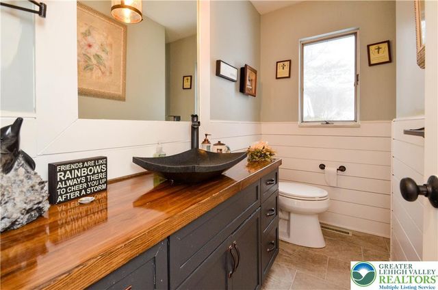 5061 Wendi Drive West, Upper Milford Twp, PA 18092