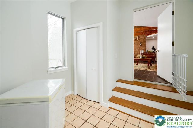 5061 Wendi Drive West, Upper Milford Twp, PA 18092