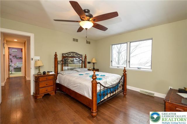 5061 Wendi Drive West, Upper Milford Twp, PA 18092