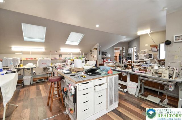 5061 Wendi Drive West, Upper Milford Twp, PA 18092