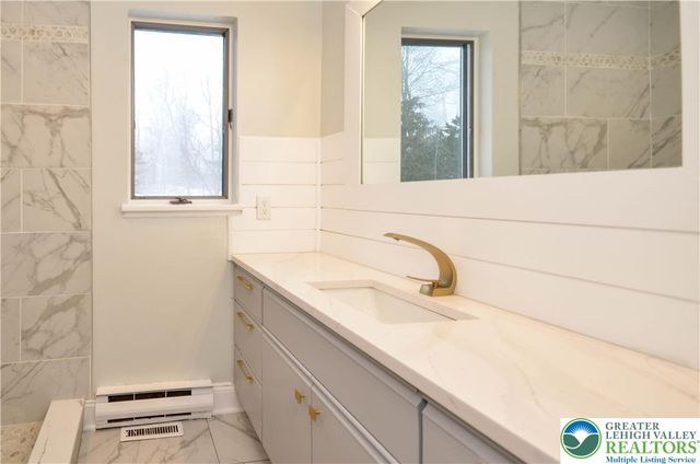 5061 Wendi Drive West, Upper Milford Twp, PA 18092