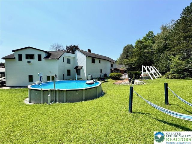 5061 Wendi Drive West, Upper Milford Twp, PA 18092
