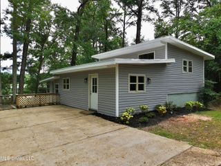 101 W Dewey Camp Drive, Florence, MS 39073