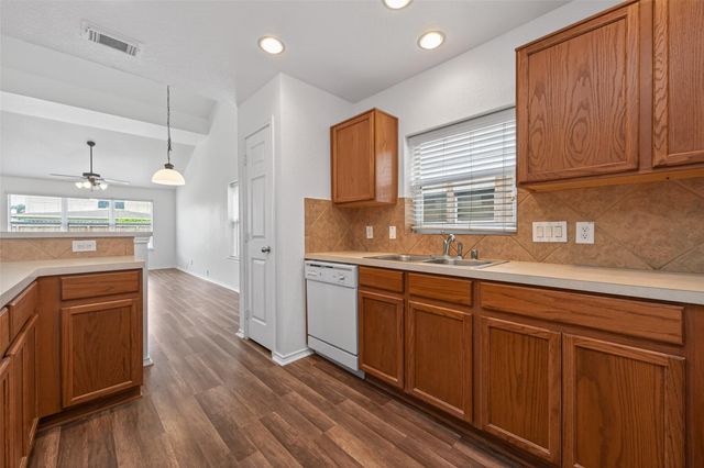 2219 Mountain Ranch Dr, Houston, TX 77049