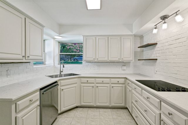 4036 Los Robles Drive, Plano, TX 75074