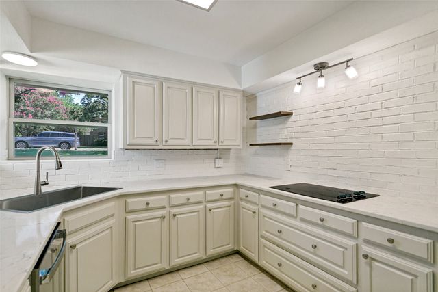 4036 Los Robles Drive, Plano, TX 75074